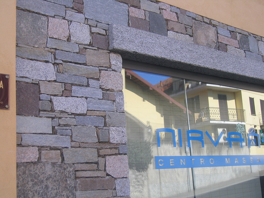 Realizzazioni edili rivestimenti in pietre e sassi zona novara ... Muri interni in pietra foto